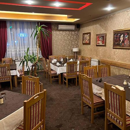 Hotel Dva Goluba パレ エクステリア 写真