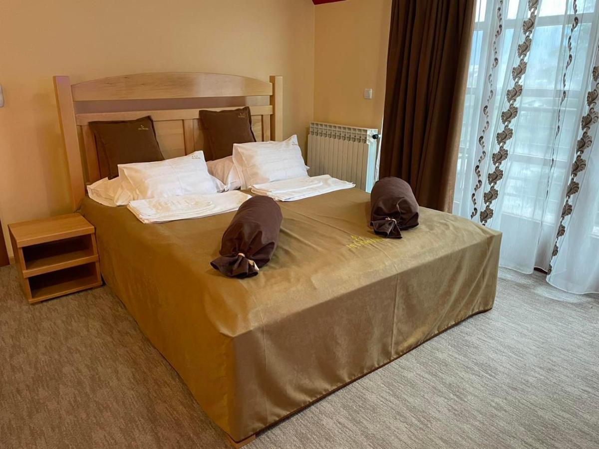 Hotel Dva Goluba パレ エクステリア 写真