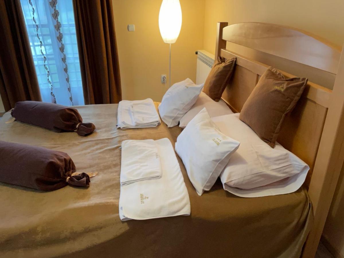 Hotel Dva Goluba パレ エクステリア 写真