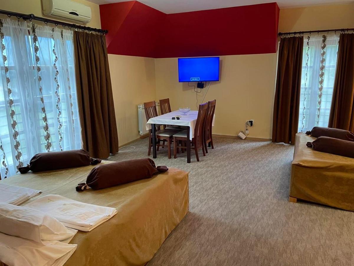 Hotel Dva Goluba パレ エクステリア 写真