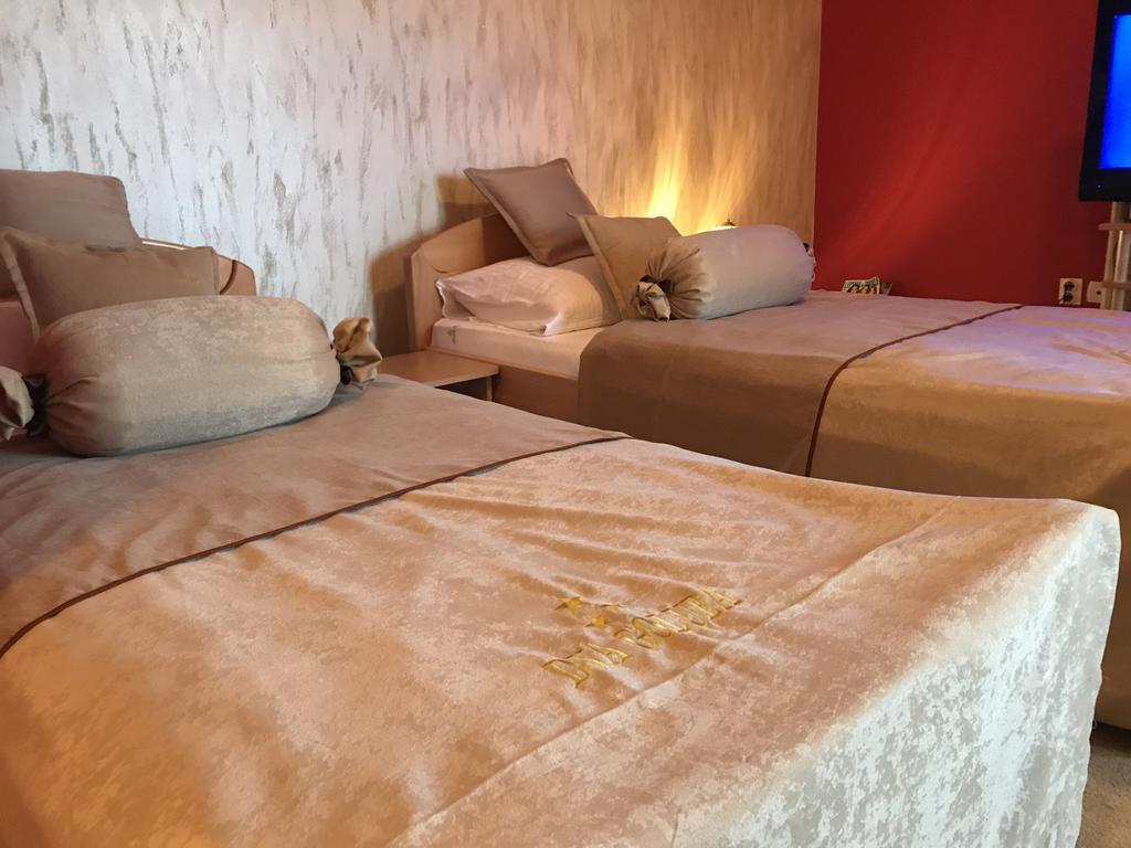 Hotel Dva Goluba パレ エクステリア 写真