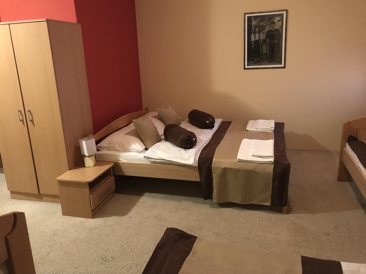 Hotel Dva Goluba パレ エクステリア 写真