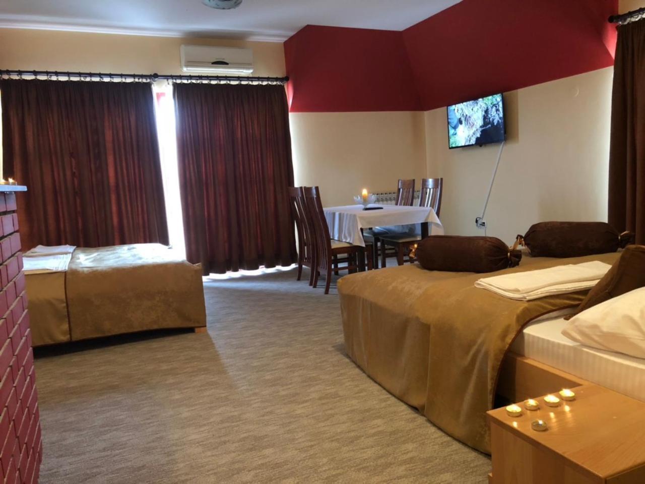 Hotel Dva Goluba パレ エクステリア 写真