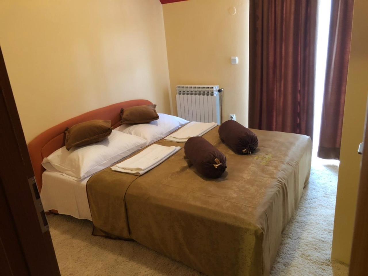 Hotel Dva Goluba パレ エクステリア 写真