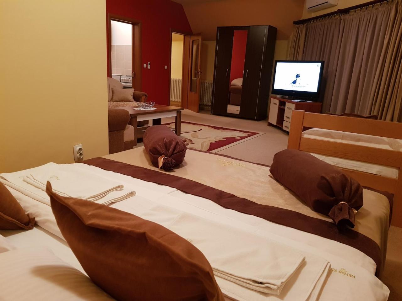 Hotel Dva Goluba パレ エクステリア 写真